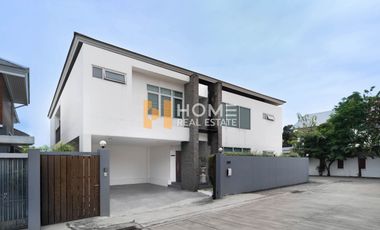 For sale 4 bedrooms house in Bang Kapi, Bangkok