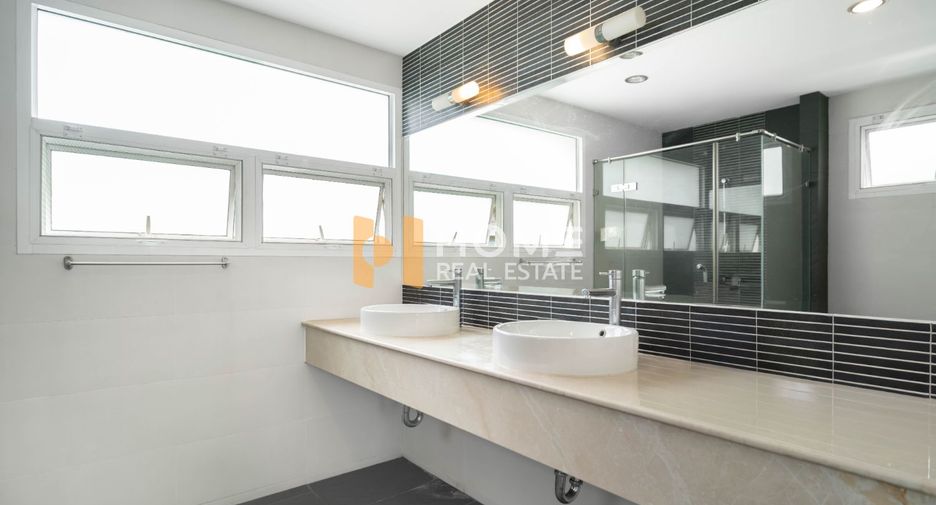 Casa en venta de 4 habitaciones en Bang Kapi, Bangkok