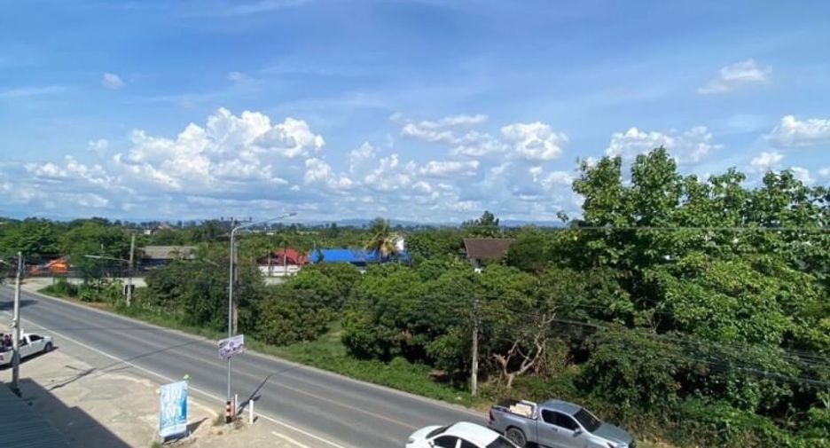 Local comercial en venta de 2 habitaciones en Saraphi, Chiang Mai