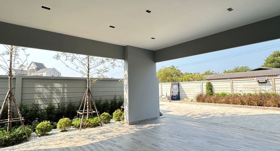For sale 4 ベッドルーム villa in Bang Lamung, Chonburi