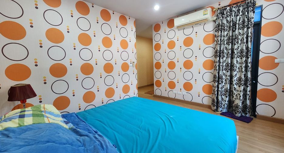 Casa adosada en alquiler de 3 habitaciones en Mueang Samut Prakan, Samut Prakan