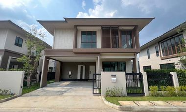 For rent 4 Beds house in Bang Kapi, Bangkok