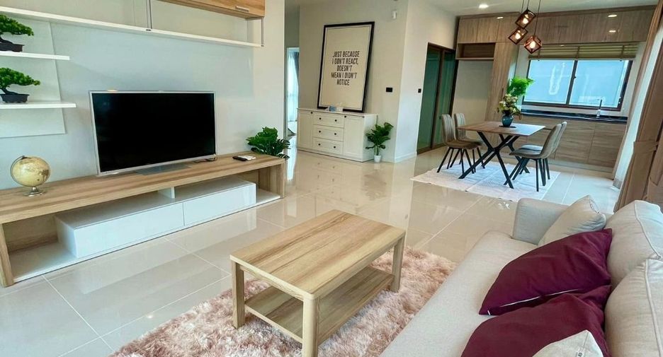 For rent 4 bedrooms house in Bang Kapi, Bangkok