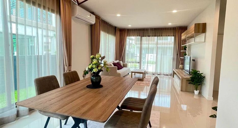 For rent 4 bedrooms house in Bang Kapi, Bangkok