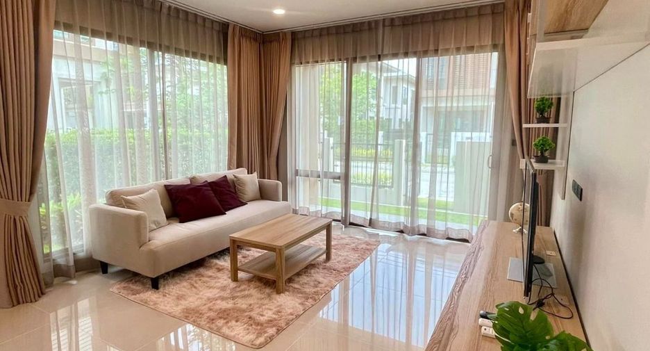 For rent 4 bedrooms house in Bang Kapi, Bangkok