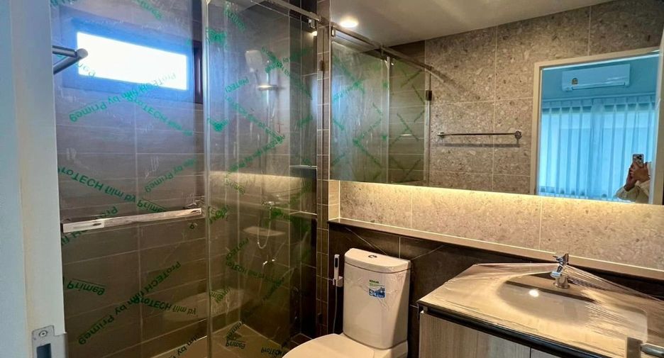 For rent 4 bedrooms house in Bang Kapi, Bangkok