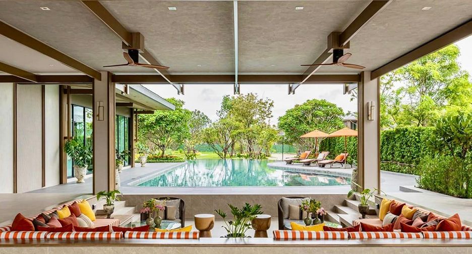 For rent 4 bedrooms house in Bang Kapi, Bangkok