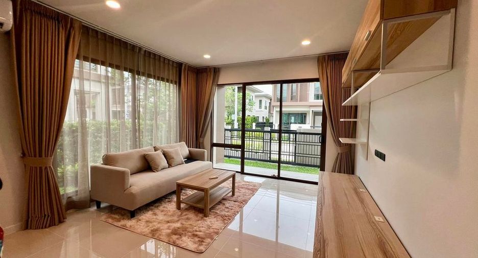 For rent 4 bedrooms house in Bang Kapi, Bangkok