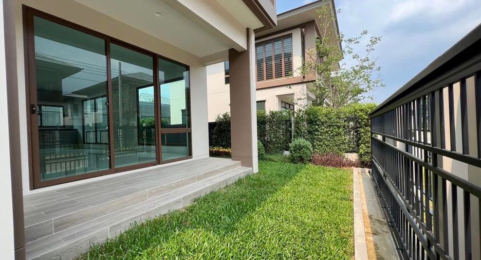 For rent 4 bedrooms house in Bang Kapi, Bangkok