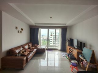 For sale 3 Beds condo in Huai Khwang, Bangkok