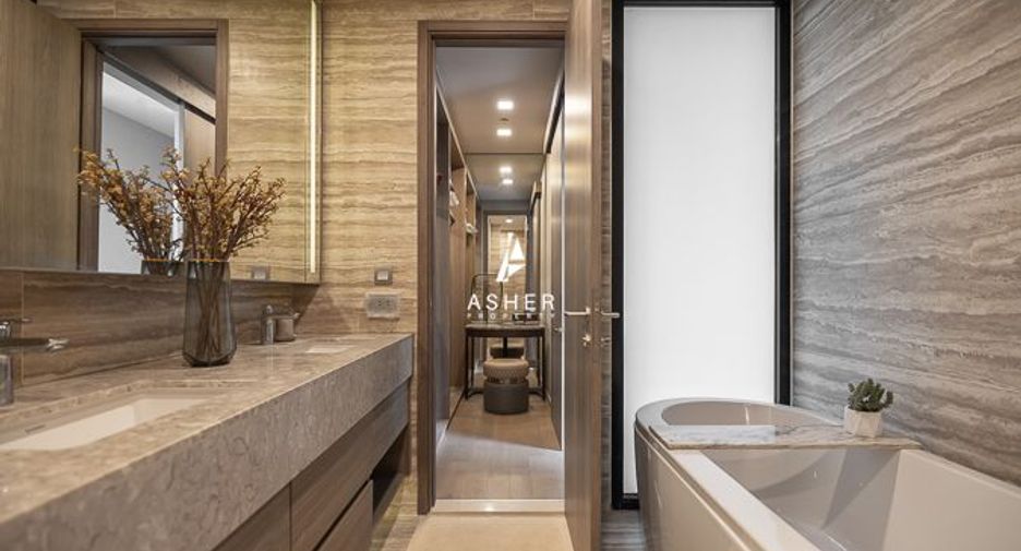 For rent 3 ベッドルーム condo in Khlong Toei, Bangkok