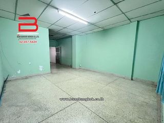 For sale 2 ベッドルーム townhouse in Saphan Sung, Bangkok
