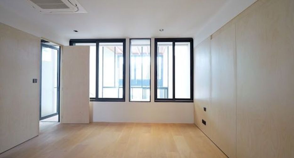 For rent 3 bedrooms townhouse in Suan Luang, Bangkok