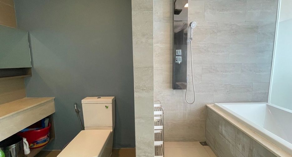 For rent 2 bedrooms condo in Bang Lamung, Chonburi