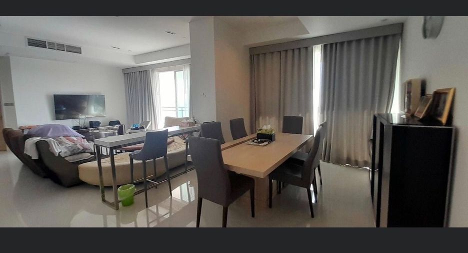For rent 3 bedrooms condo in Jomtien, Pattaya
