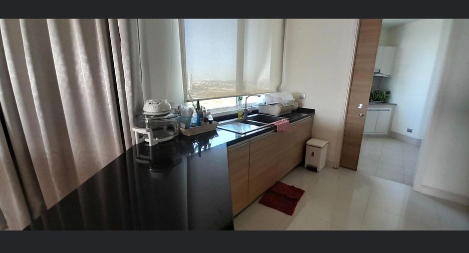 For rent 3 bedrooms condo in Jomtien, Pattaya