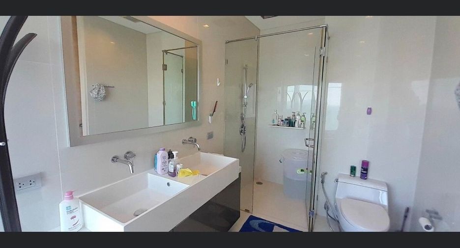For rent 3 bedrooms condo in Jomtien, Pattaya