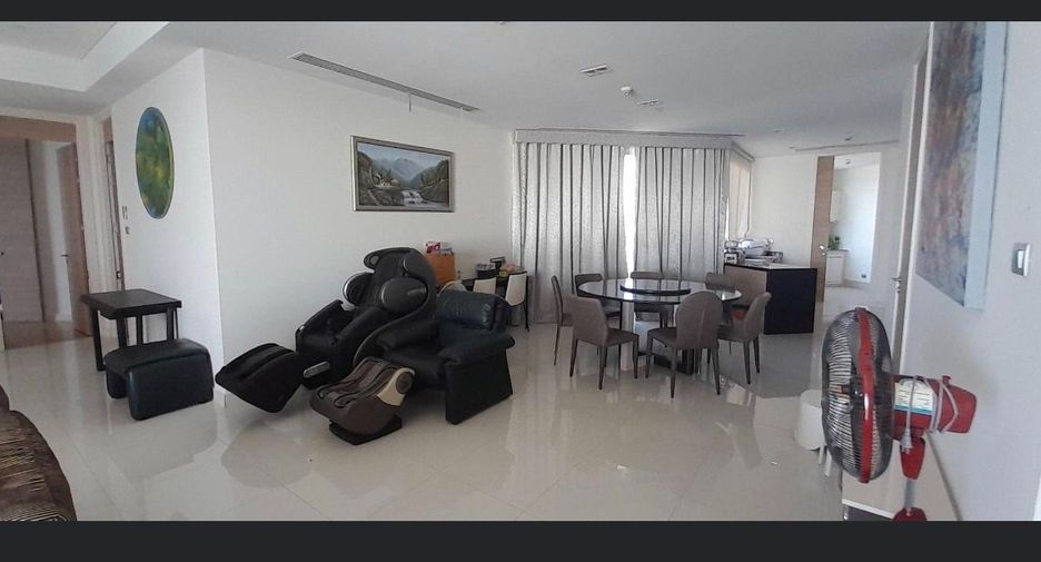 For rent 3 bedrooms condo in Jomtien, Pattaya