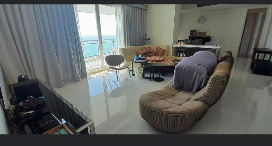 For rent 3 bedrooms condo in Jomtien, Pattaya