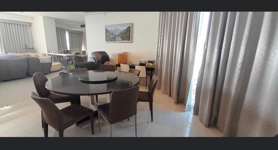 For rent 3 bedrooms condo in Jomtien, Pattaya