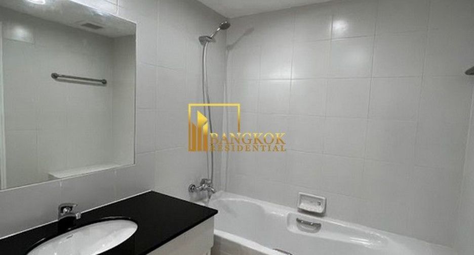 For rent 3 bedrooms condo in Khlong Toei, Bangkok