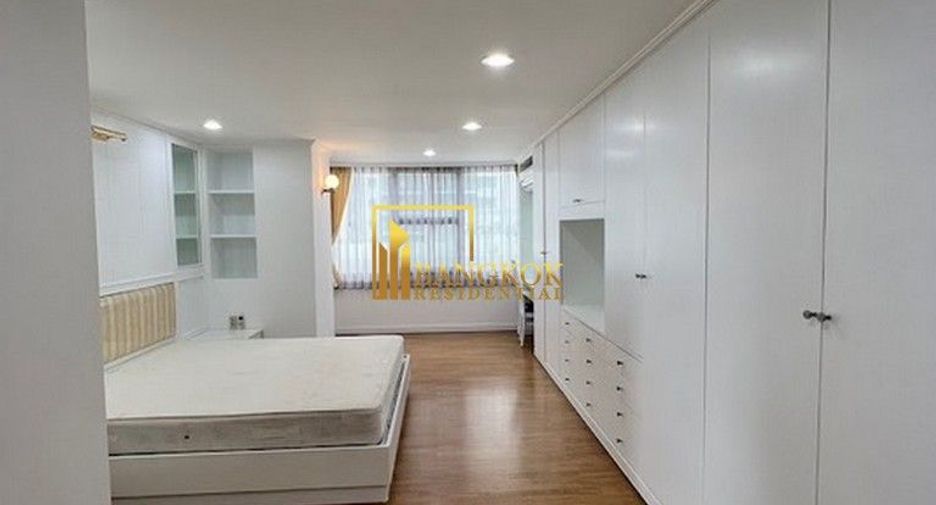 For rent 3 bedrooms condo in Khlong Toei, Bangkok