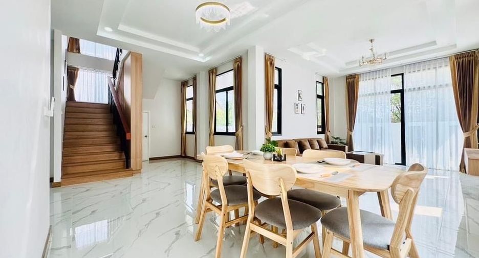 Haus zur Miete und zum Kauf mit 4 Zimmer in Mueang Chiang Mai, Chiang Mai