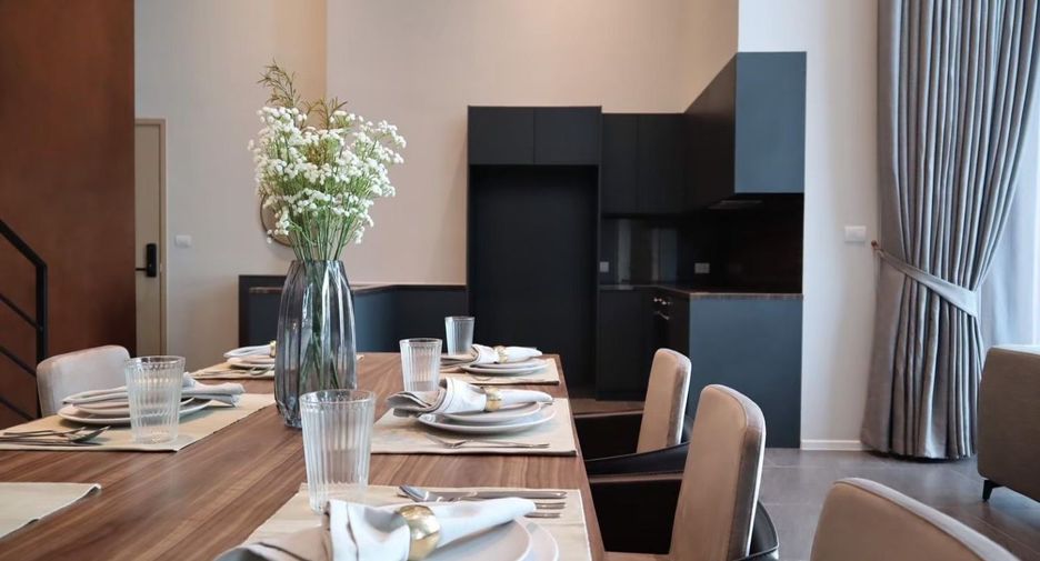 For rent 2 bedrooms condo in Sathon, Bangkok