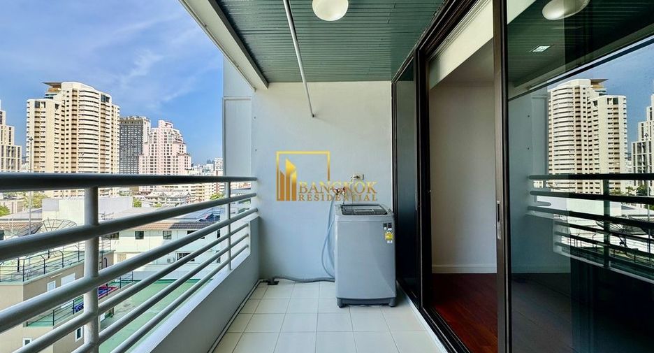 For rent 3 bedrooms condo in Khlong Toei, Bangkok