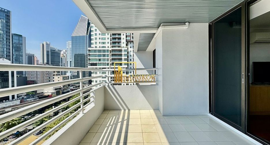 For rent 3 bedrooms condo in Khlong Toei, Bangkok