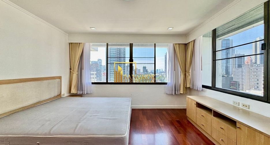 For rent 3 bedrooms condo in Khlong Toei, Bangkok