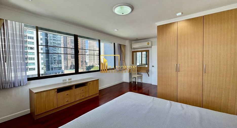For rent 3 bedrooms condo in Khlong Toei, Bangkok