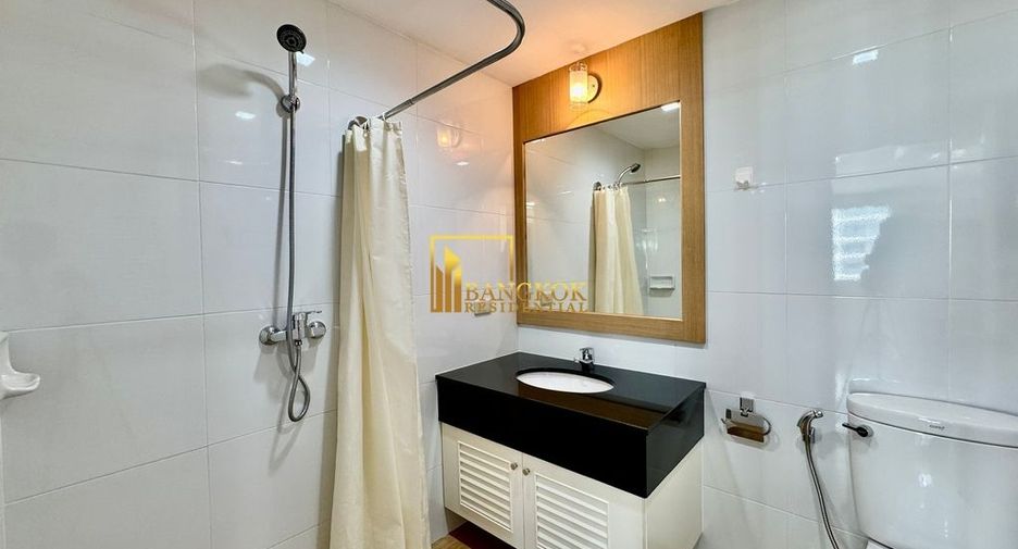 For rent 3 bedrooms condo in Khlong Toei, Bangkok