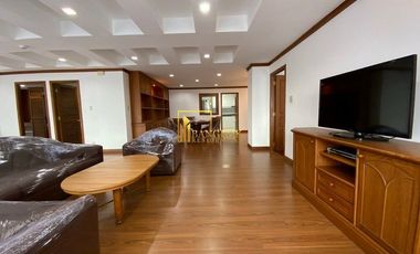 For rent 3 bedrooms condo in Khlong Toei, Bangkok