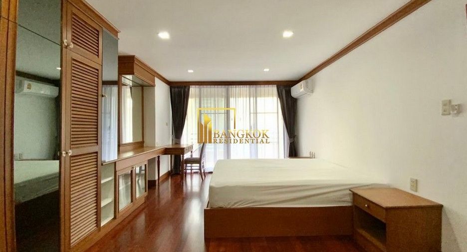 For rent 3 bedrooms condo in Khlong Toei, Bangkok