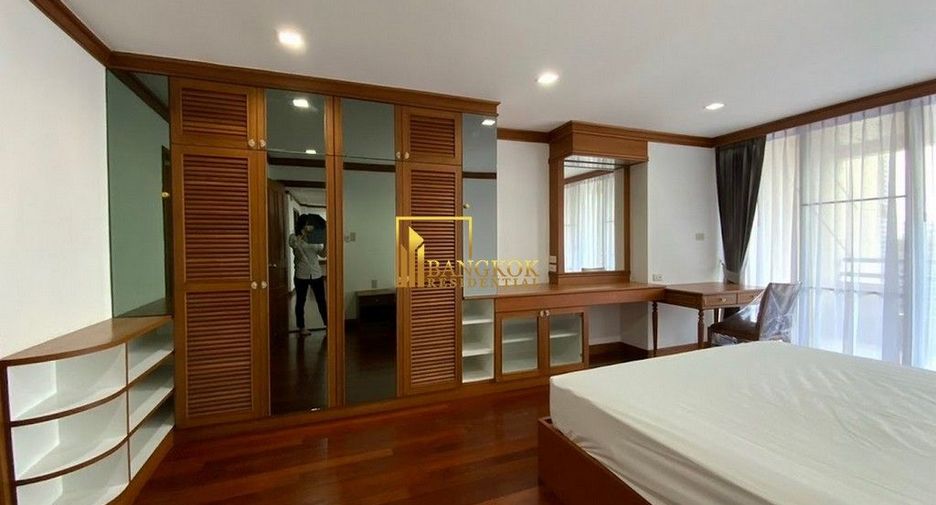 For rent 3 bedrooms condo in Khlong Toei, Bangkok