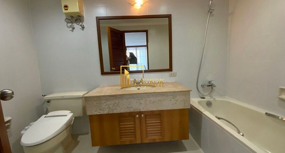 For rent 3 bedrooms condo in Khlong Toei, Bangkok