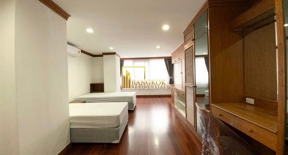 For rent 3 bedrooms condo in Khlong Toei, Bangkok