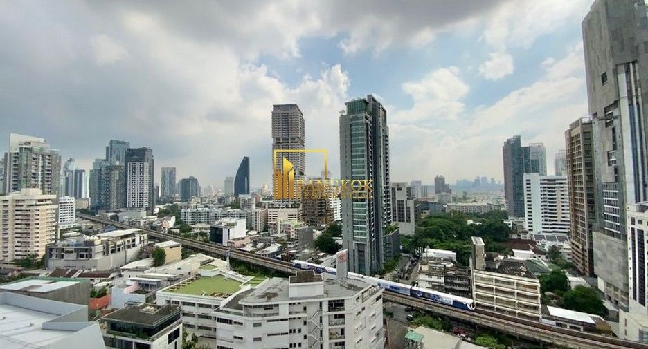 For rent 3 bedrooms condo in Khlong Toei, Bangkok