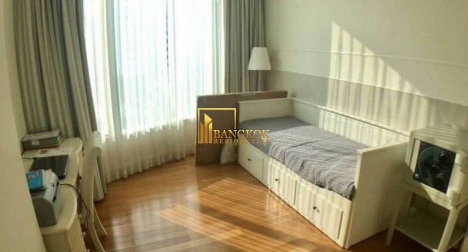 Condo en alquiler de 3 habitaciones en Watthana, Bangkok