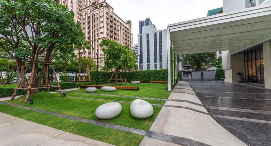 For rent and for sale 1 bed condo in Watthana, Bangkok