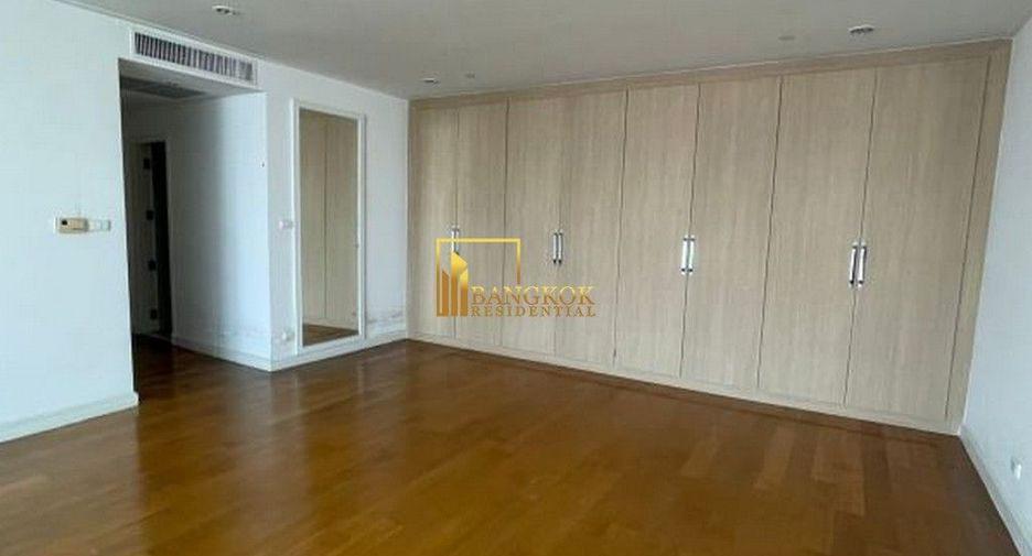 For rent 4 ベッドルーム condo in Bang Rak, Bangkok