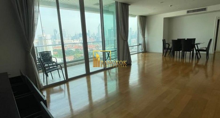 For rent 4 ベッドルーム condo in Bang Rak, Bangkok