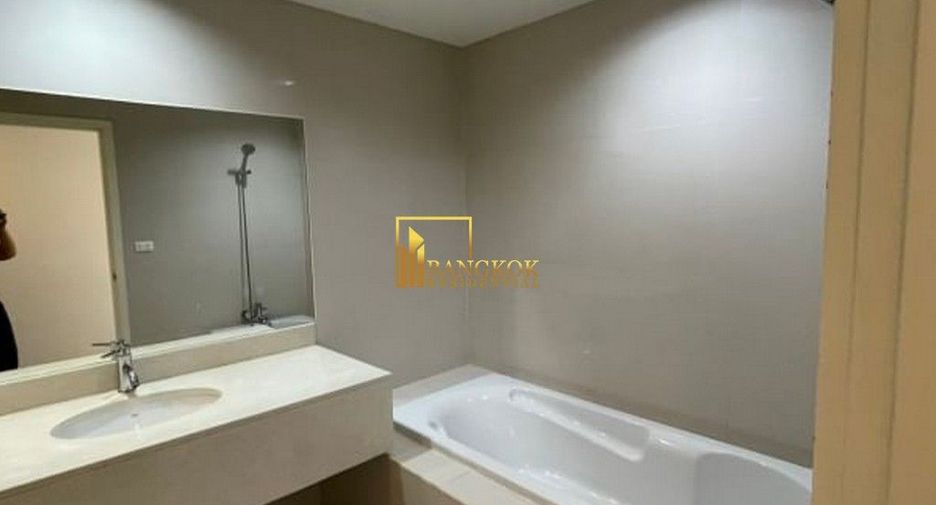 For rent 4 ベッドルーム condo in Bang Rak, Bangkok