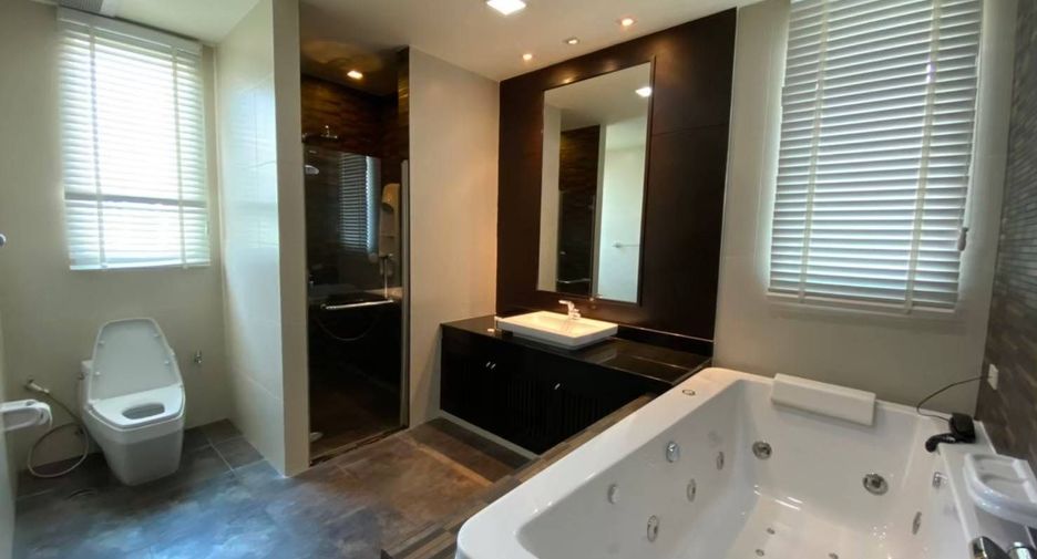 Serviced Apartment zur Miete mit 4 Zimmer in Watthana, Bangkok