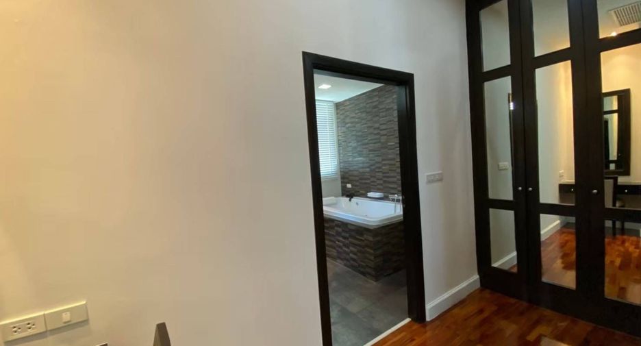 Serviced Apartment zur Miete mit 4 Zimmer in Watthana, Bangkok