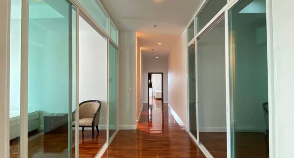 Serviced Apartment zur Miete mit 4 Zimmer in Watthana, Bangkok
