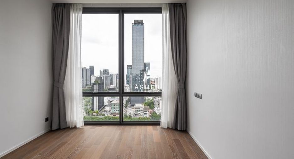 For rent 2 bedrooms condo in Pathum Wan, Bangkok