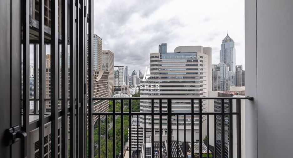 For rent 2 bedrooms condo in Pathum Wan, Bangkok