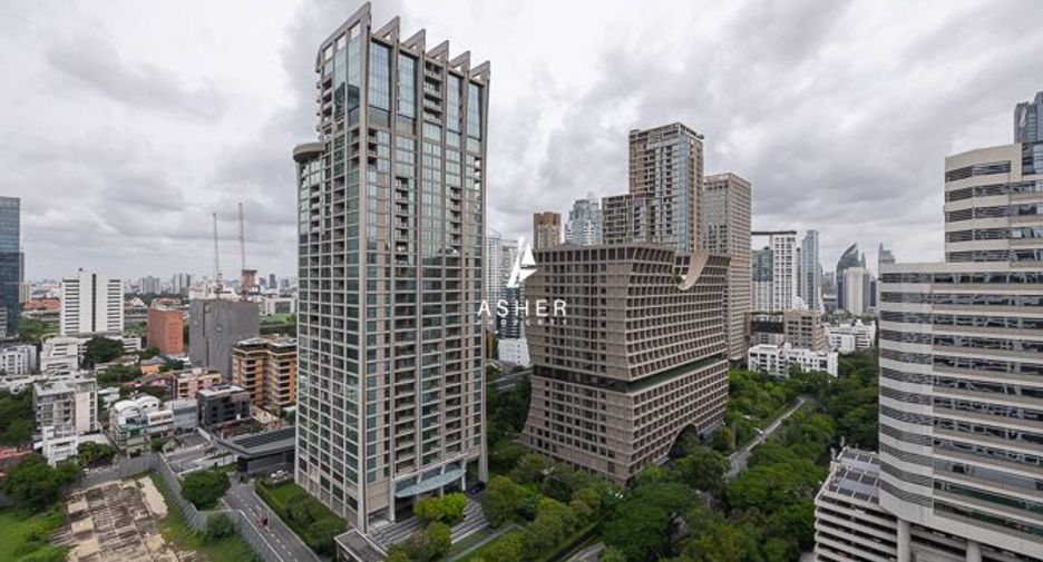 For rent 2 bedrooms condo in Pathum Wan, Bangkok